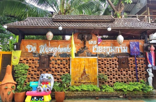 Tha Wang Tan Hotel | De Wiang Kum Kam