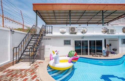 South Pattaya Villa | Deluxe 3 bedrooms Villa with fancy pool in downtown Pattaya