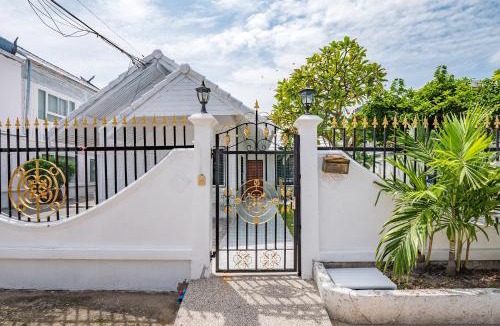 South Pattaya Villa | Deluxe 3 bedrooms Villa with fancy pool in downtown Pattaya