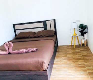 Non Din Daeng Hotel | DOO KHAO