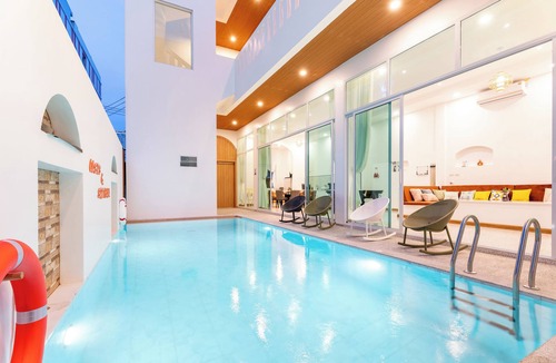 Central Pattaya Villa | Downtown Oasis Pool Villa