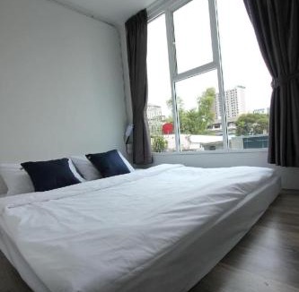 Pratunam Bed & Breakfast | DrillPacks