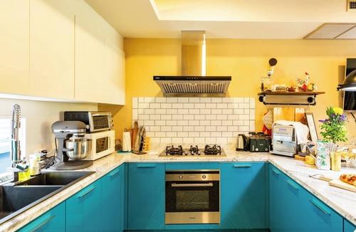 Bang Na House | Dual-view luxury corner retreat, artisan touches