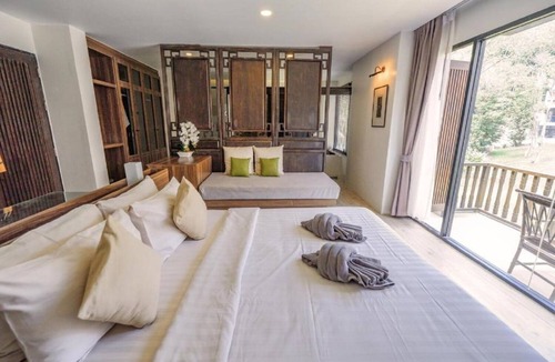 Ko Lanta Resort | Earth Suite Ko Lanta with Balcony and garden view