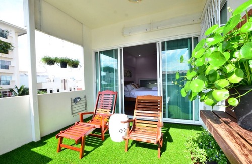 Din Daeng House | Elegant & Quiet Entire 3 Story House Bangkok Downtown Near Skytrain/Metro
