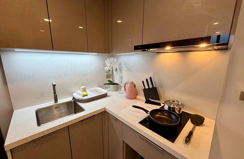 Rama 9 Apartment | Executive Apt w/Walk-in Closet, Golf, Pool & Gym