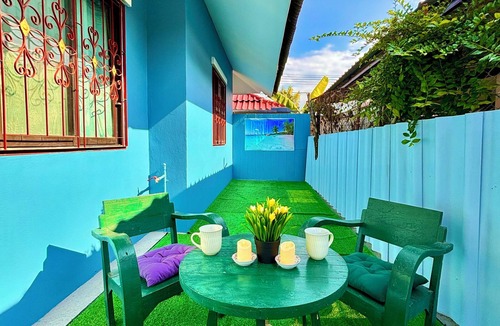 San Phak Wan House | Explore Chiang Mai while staying in a family friendly oasis nearby attractions.