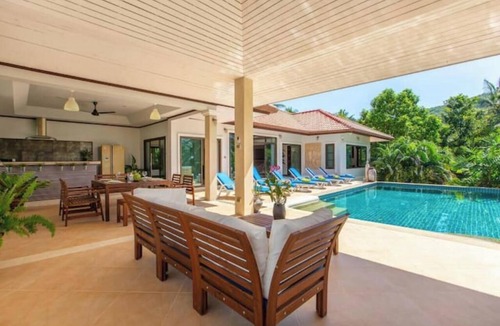 Maret House | Family 3 bedrooms villa with sea view