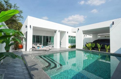 Nong Prue Villa | First Class Pool Villa Pattaya