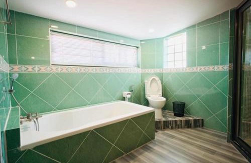 Nong Prue Villa | FUN r2 Villa, 20 People Max