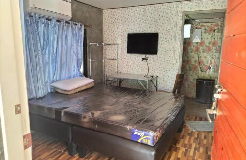 Lam Plai Mat Hostel | Green moon Home stay 54