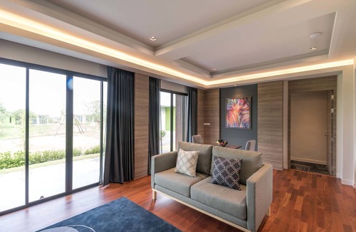 Sung Noen Hotel | Green Ville Laguna Hotel