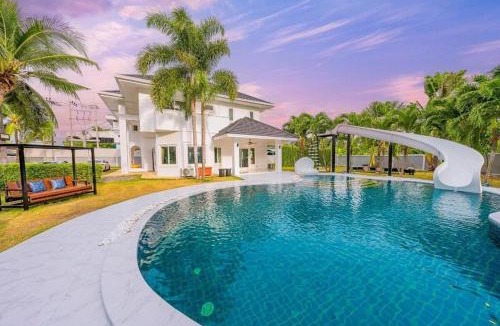 Huai Yai Villa | Green Yield Pool Villa
