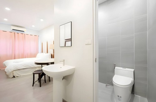 Pom Prap Apartment | H room Yaowarat