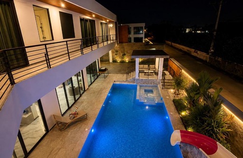 Na Kluea Villa | Hello Pattaya Pool Villa Brand New 5BR Luxury