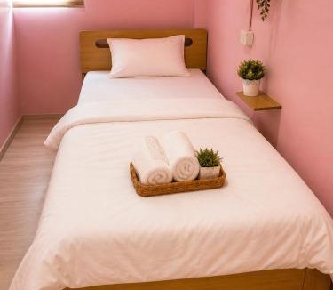 Uruphong Hostel | Hostel In The City