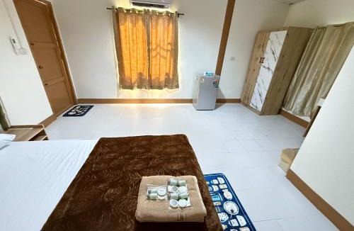 Bang Lamung Hostel | House Garden บ้านสวนสุพัตรา Room
