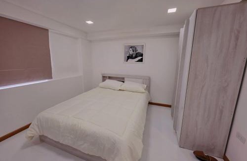 Racha Thewa Apartment | Hugg daily airport 1
