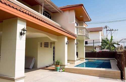 Na Kluea Villa | I-Rin poolvilla featuring its own swimming pool set in a private estate.