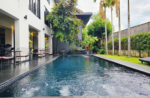 Wua Lai Hotel | iSilver Hotel
