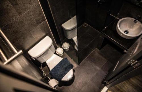 Chana Songkhram Bed & Breakfast | JamPark City