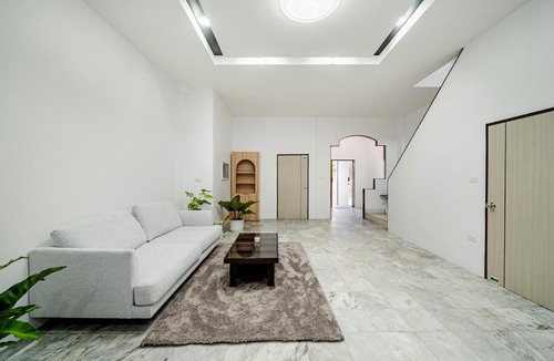 Thonglor House | Jasmine Villa - Suite & Balcony- BTS Thonglor