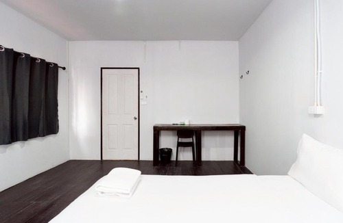 Wat Bowon Niwet Apartment | Jvh hotel