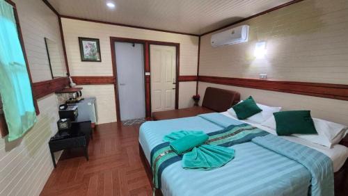 Khlong Sok Cabin | Khao Sok Royal Bamboo Lodges - SHA Certified