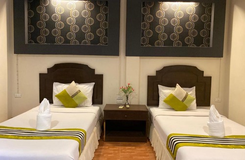 Khuekkhak Hotel | Khaolak Grand City