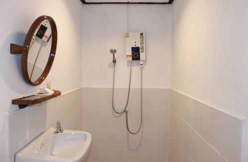 Khlong Sok Hotel | Khaosok River Camp