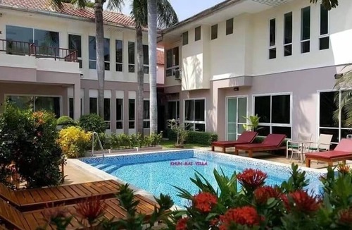 Na Kluea Villa | khun mai villa