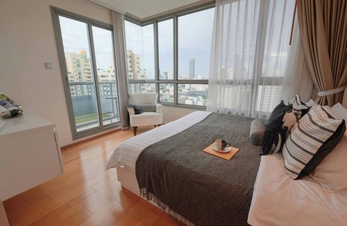 Asoke Condo | KingBed-5min»Metro-HighFloor-Kitchen-Gym-500Mbps - Apartment
