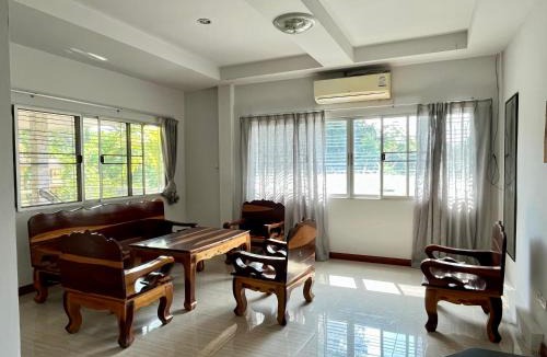 Nong Pla Lai House | Kunaeng ครัวกันเอง รีสอร์ท
