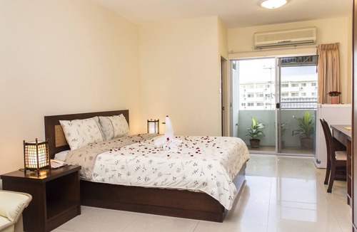 Phra Khanong Nuea Hotel | KV Mansion