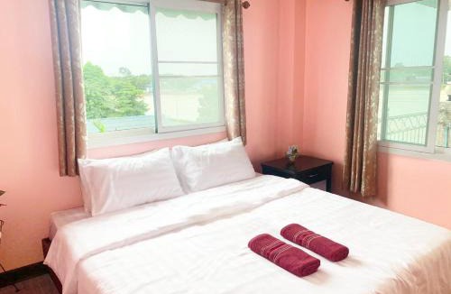 Trat House | Lake Home Trat
