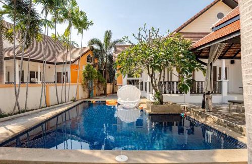South Pattaya Villa | liwei music pool villa