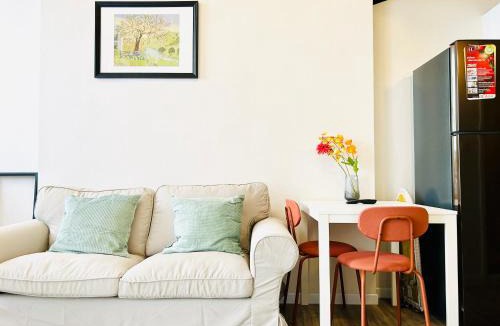 Khanna Yao Apartment | Lofts Fashion Island