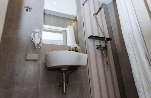Chana Songkhram Hotel | Lucky House Khaosan