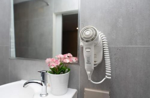 Chana Songkhram Hotel | Lucky House Khaosan