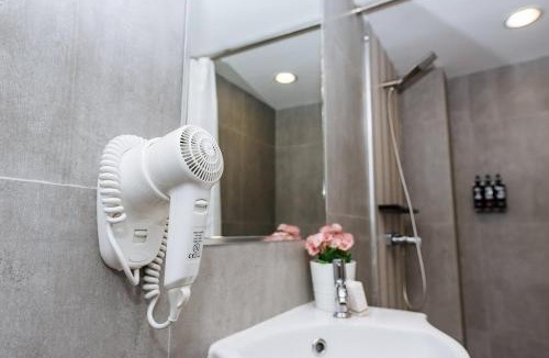 Chana Songkhram Hotel | Lucky House Khaosan