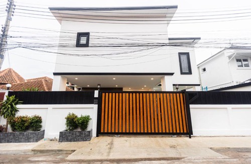South Pattaya Villa | Lune&Palm Pool Villa 6BR Outdoor BBQ Terrace Swimming pool