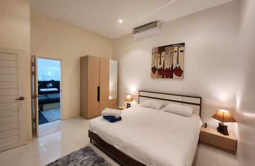 Karon Apartment | Luxurious 244 sqm Duplex Sea-View Apartment Near Karon Beach