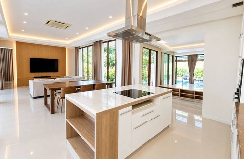 Nong Kae Villa | Luxurious 3-Bedroom Private Pool Villa with Billiard only 10 Mins to Sea & Malls