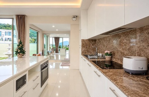 Nong Kae Villa | Luxurious 4-Bedroom Pool Villa with Best Mountain Views, 5 Minutes to Everything