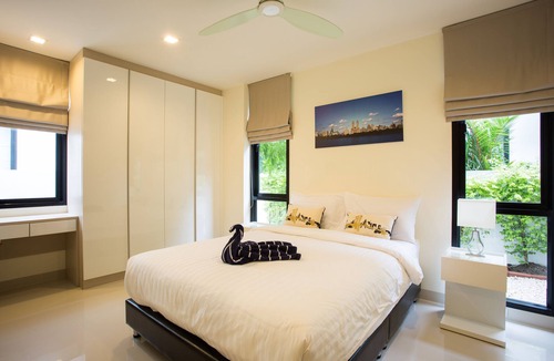 Laguna Villa | Luxury 4 Bedroom Villa in Laguna Park