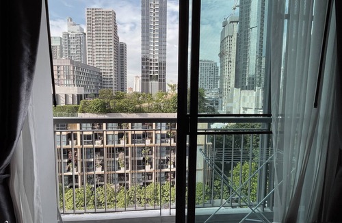 Sukhumvit Condo | Luxury Condo in Khlong Toei City Views & Skytrain Access