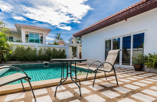 Pratumnak Hill Villa | Majestic Residence Private Pool Villa (Private Entrance to the Beach)