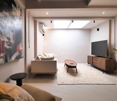 Bangkok Central Business District House | Mali Townhome near BTS Asok & Terminal 21