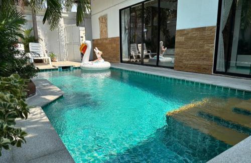 Pratumnak Hill Villa | MM Pool Villa