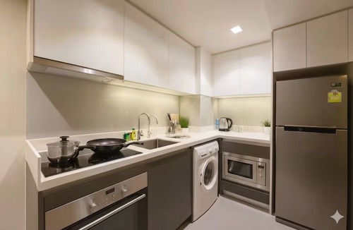 Bangkok Central Business District Apartment | Modern 2BR Retreat @ Sukhumvit near Asoke BTS